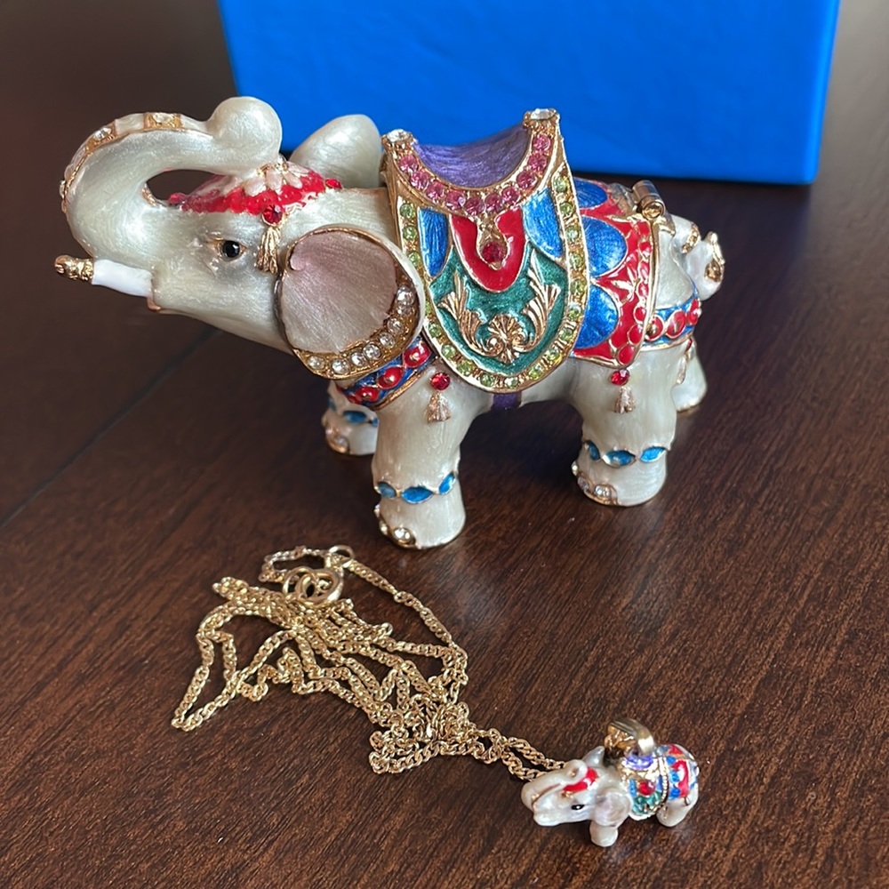 Decorative elephant trinket box with necklace